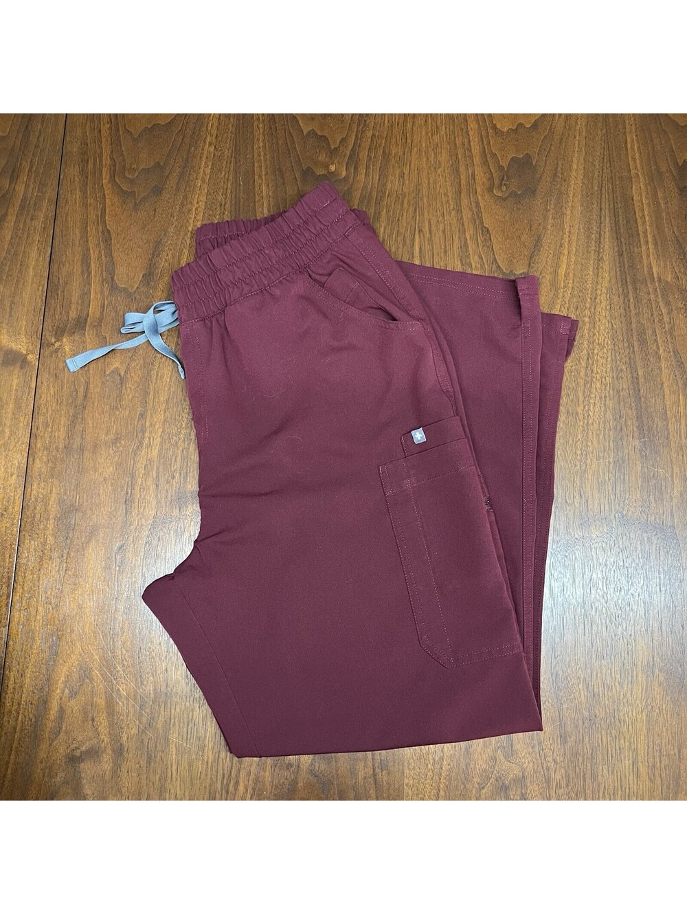 FIGS Yola Women’s Burgundy Size L/P Jogger Scrub Pants # W20sw2031p